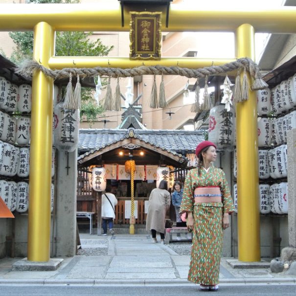 レトロアンティークな着物で御金神社