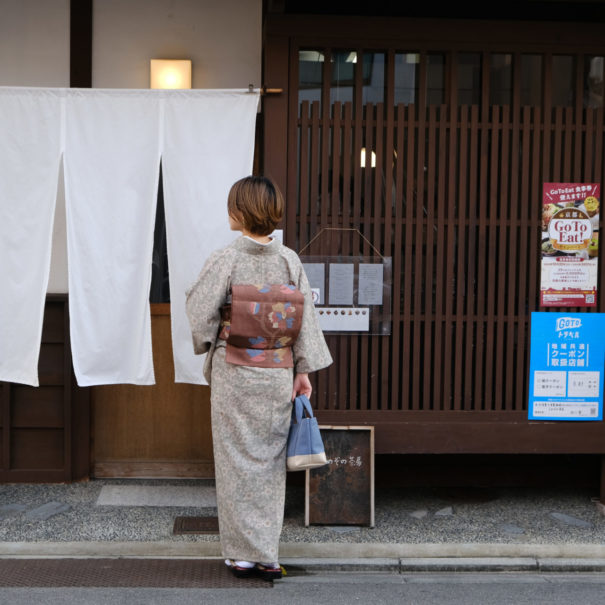 レトロモダンなレンタル着物で行く梅園茶房