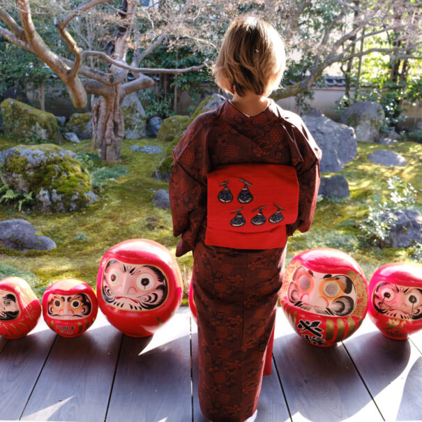 だるまさんがいっぱいの達磨寺の節分祭